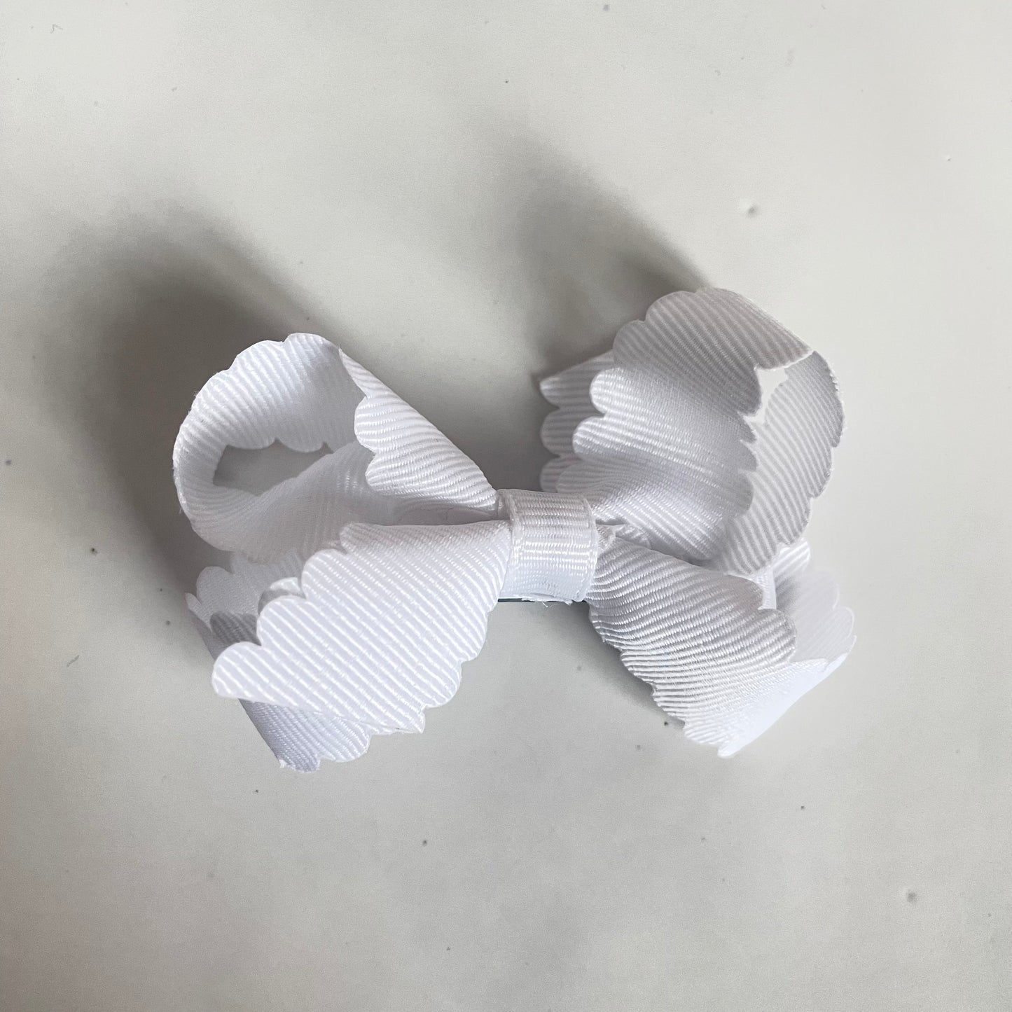 Mini Scallop Edge Bow